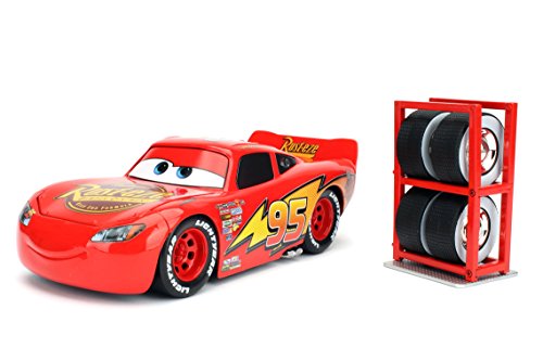 Disney Pixar Cars 3 1:24 Lightning McQueen Die-Cast Car with Tire Rack (99751)