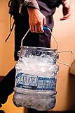 San Jamar Saf-T-Ice Plastic Ice Tote, Ice Bucket with Drying and Storage Hook for Restaurants, Bars, Catering Events, Buffets, 6 Gallons, Blue