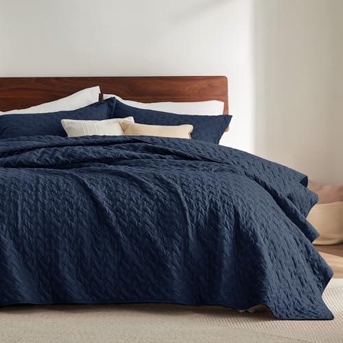 Bedsure Quilts California King Size - Lightweight Bedspreads Cal King Size with Basket Weave Pattern, Soft Quilt Bedding Set, Navy Comforter Set Coverlet for All Seasons with 2 Pillow Shams