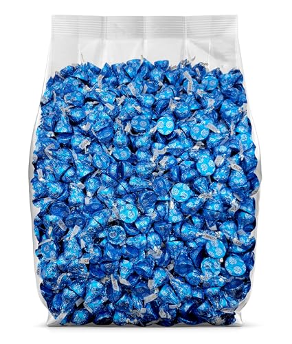 Hershey Cookie and Creme Kisses Bulk Candy – Hershey Kisses in Blue Foil – Individually Wrapped Bulk Hershey's Kisses – 2 Pounds Bulk Party Candy Bag