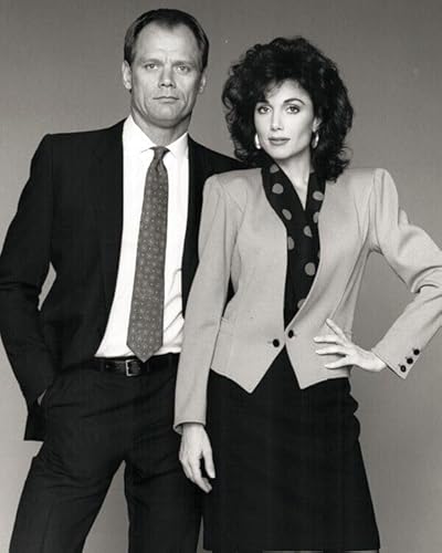 Hunter classic 1980's cop show Fred Dryer & Stepfanie Kramer PosterLife Retro Style Wall Art Poster 24x30 inches