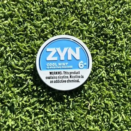 Golf Ball Marker Cool Mint Blue, Novelty on Pouches, Quarter-Sized, Magnetic Ball Marker for Men and Women.